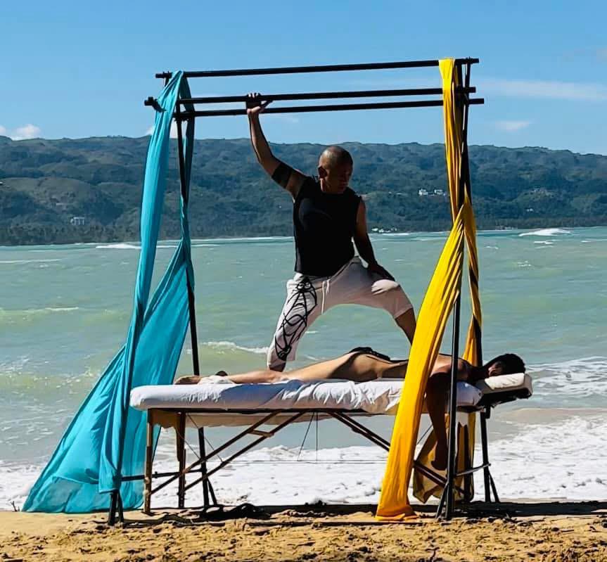 Massage Chân Trần