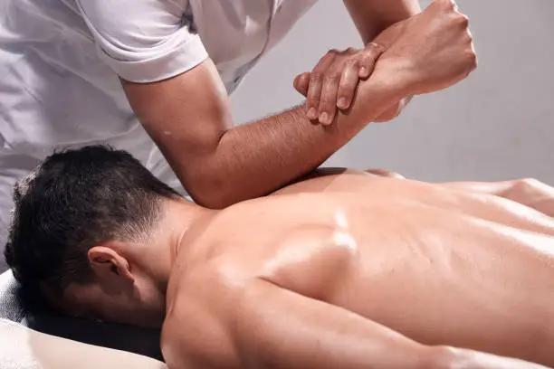 Massage Điều Trị